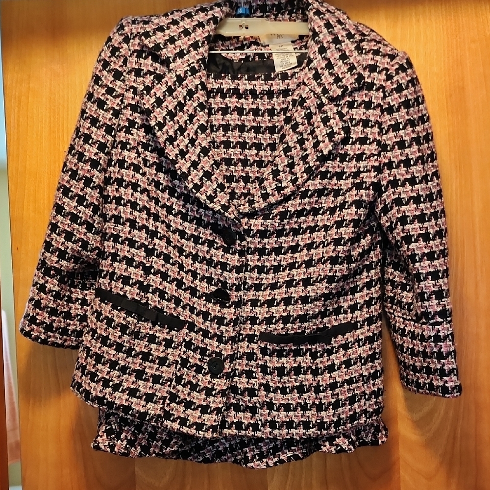 Black and Pink Geometric Blazer with Cropped Fit